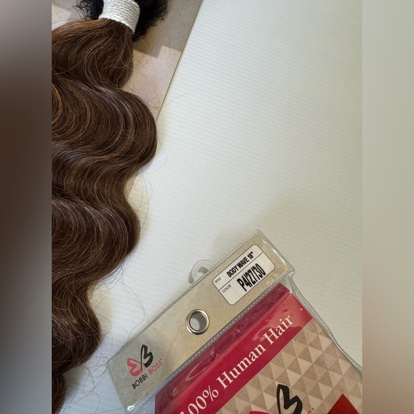 BOBBI BOSS | 100% Human hair 18 in body Wave Hair Extensions 2 Bundles P4/27/30 - Picture 5 of 8